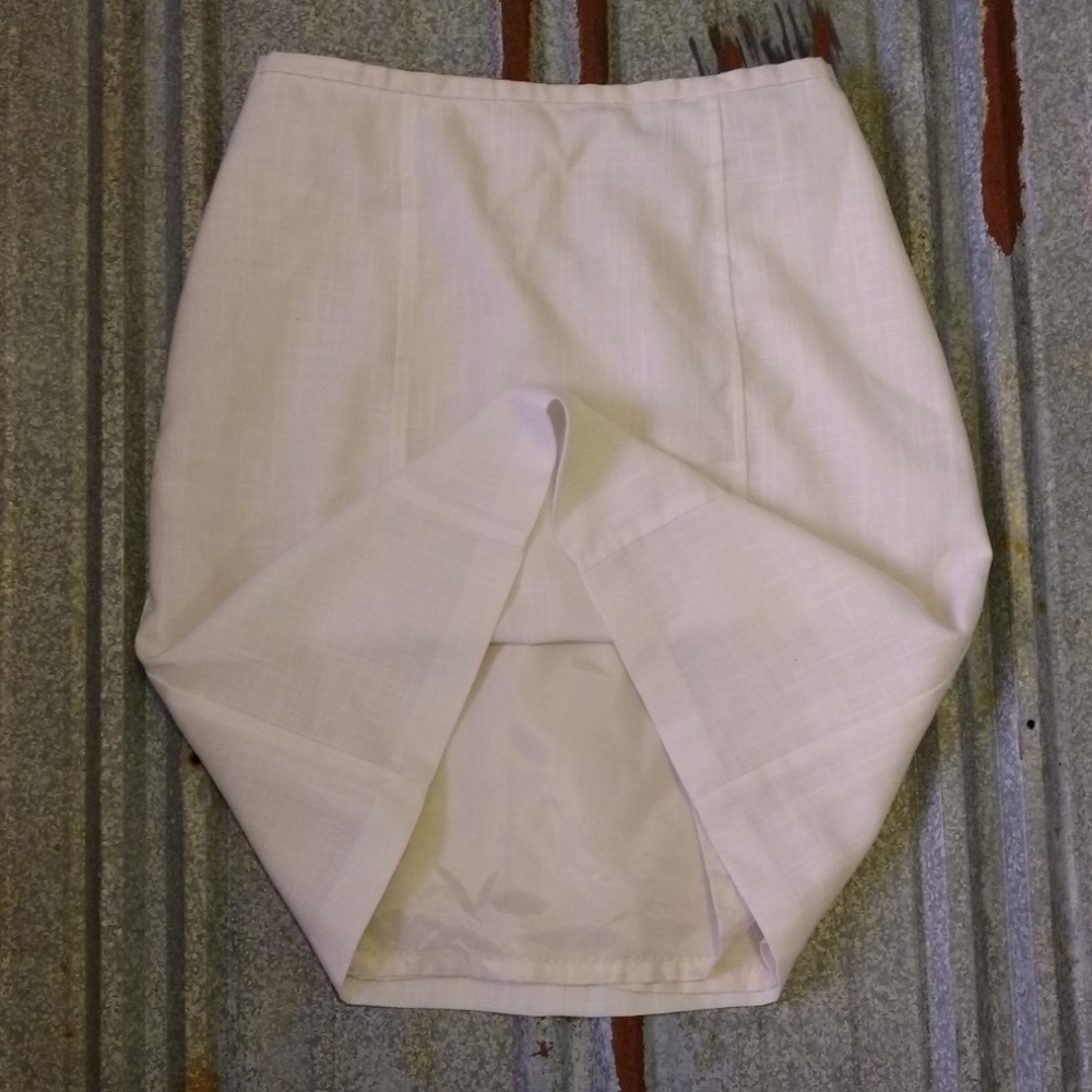 VINTAGE White Linen High Waisted Pleated Pencil Skirt - Picture 4 of 14